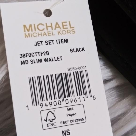 NWT MICHAEL KORS LEATHER MEDIUM SLIM WALLET - Picture 13 of 15